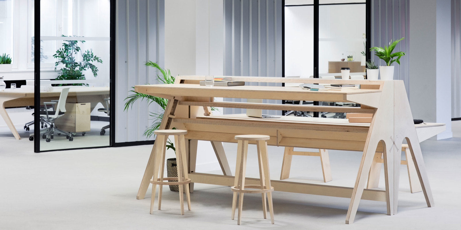 Lift Standing Desk - Elula Furniture